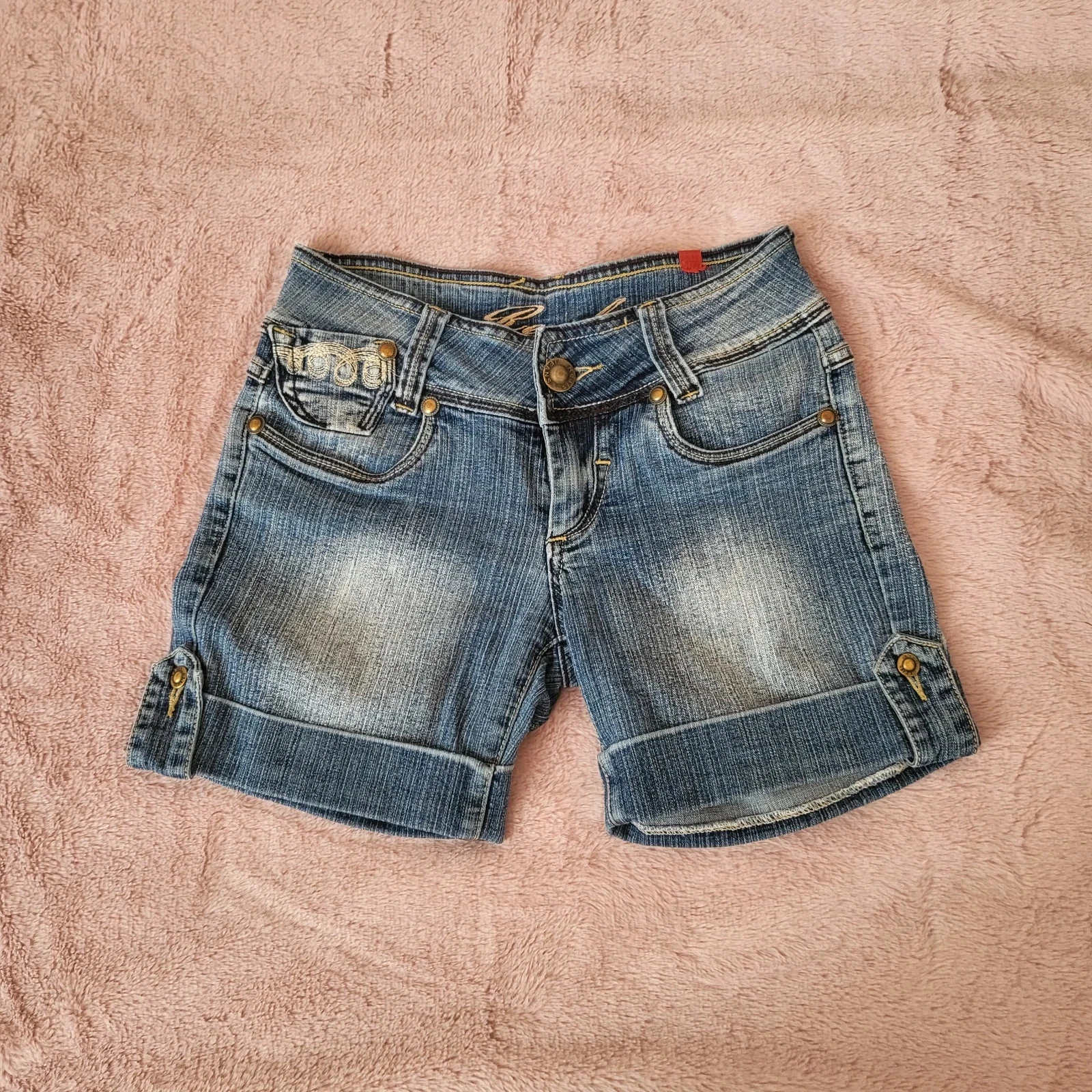 Low-waisted shorts